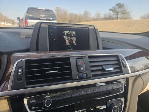 Used 2018 BMW 330i Sedan image 18