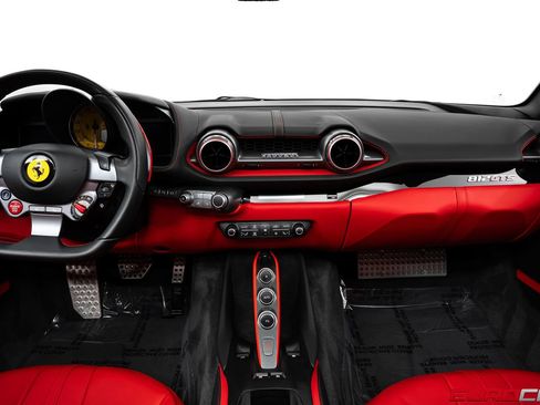 Used 2022 Ferrari 812 GTS RWD image 29