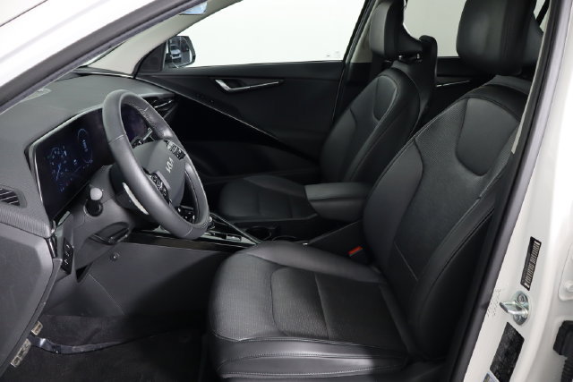 Certified 2023 Kia Niro Wave FWD image 14