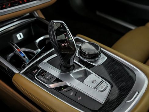 Used 2016 BMW 750i xDrive AWD/4WD image 33