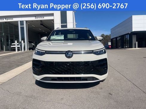 New 2026 Volkswagen Tiguan SEL R-Line image 2