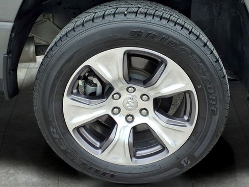 Used 2024 RAM 1500 Laramie AWD/4WD image 9