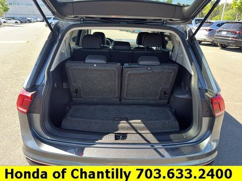 Used 2021 Volkswagen Tiguan SE w/ 3rd Row Seat Package AWD/4WD image 23