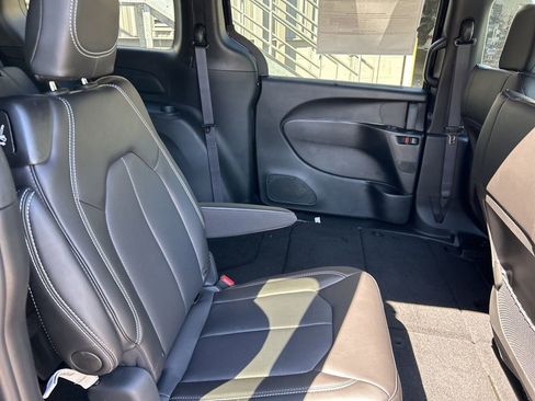 New 2026 Chrysler Voyager LX image 38