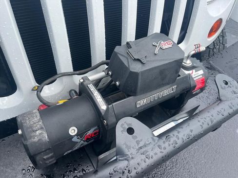 Used 2012 Jeep Wrangler Unlimited Sahara w/ Connectivity Group image 27