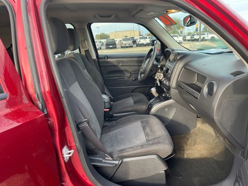 Used 2016 Jeep Patriot Sport image 19