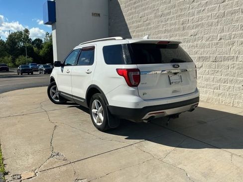 Used 2016 Ford Explorer XLT w/ Equipment Group 202A AWD/4WD image 9