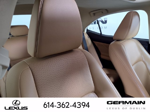 Used 2016 Lexus IS 300 AWD w/ Navigation System Package image 22