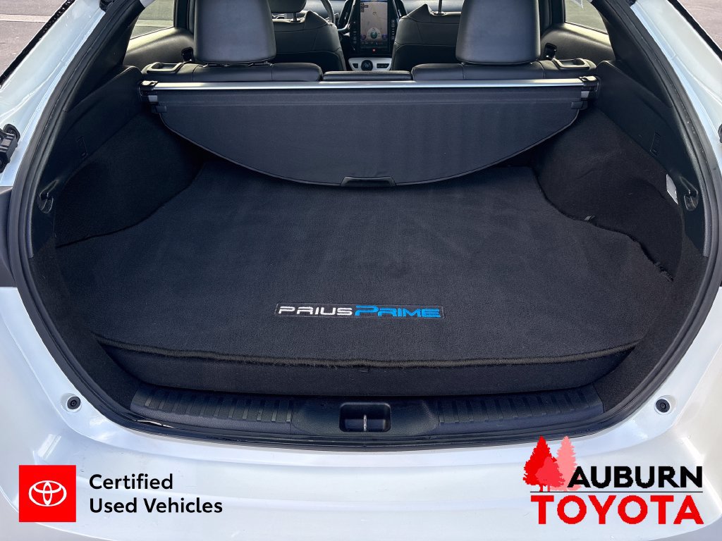 Certified 2017 Toyota Prius Prime Advanced w/ Carpet Mat Package FWD image 20