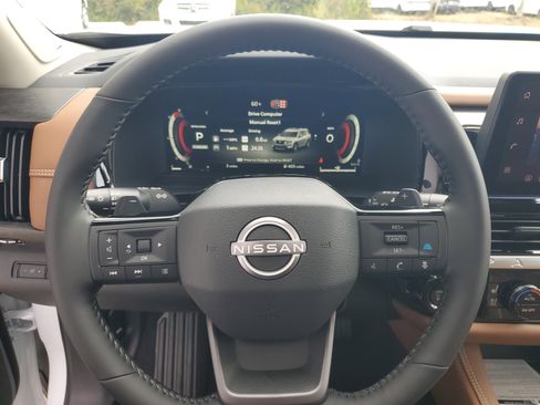 New 2026 Nissan Pathfinder Platinum image 11