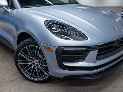 Certified 2026 Porsche Macan AWD/4WD image 15