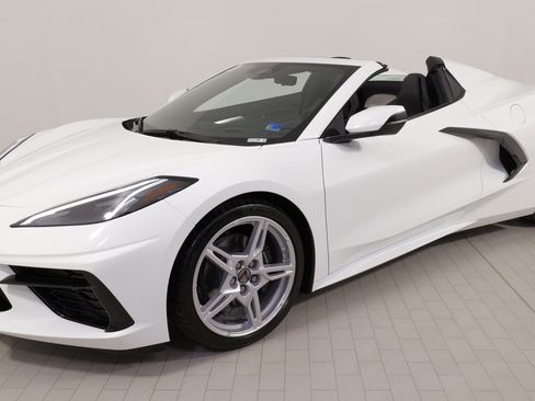 Used 2024 Chevrolet Corvette Stingray Preferred Conv w/ 2LT image 4