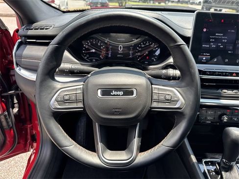 Used 2022 Jeep Compass Limited image 23