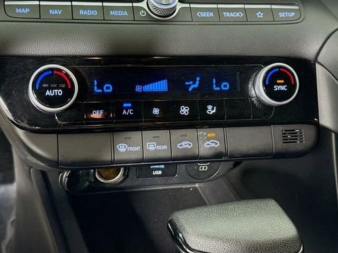 Used 2024 Hyundai Elantra SEL image 16