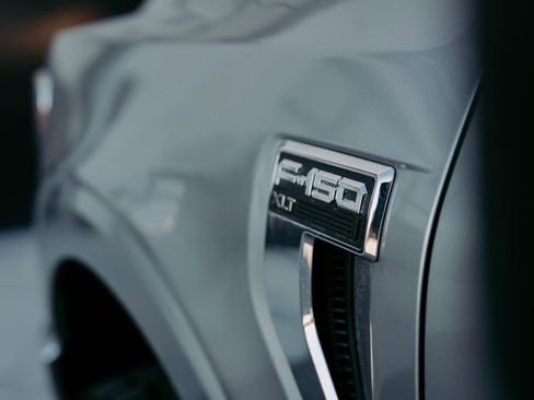 Used 2022 Ford F150 XLT image 11