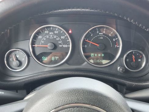 Used 2015 Jeep Wrangler Unlimited Sahara AWD/4WD image 16