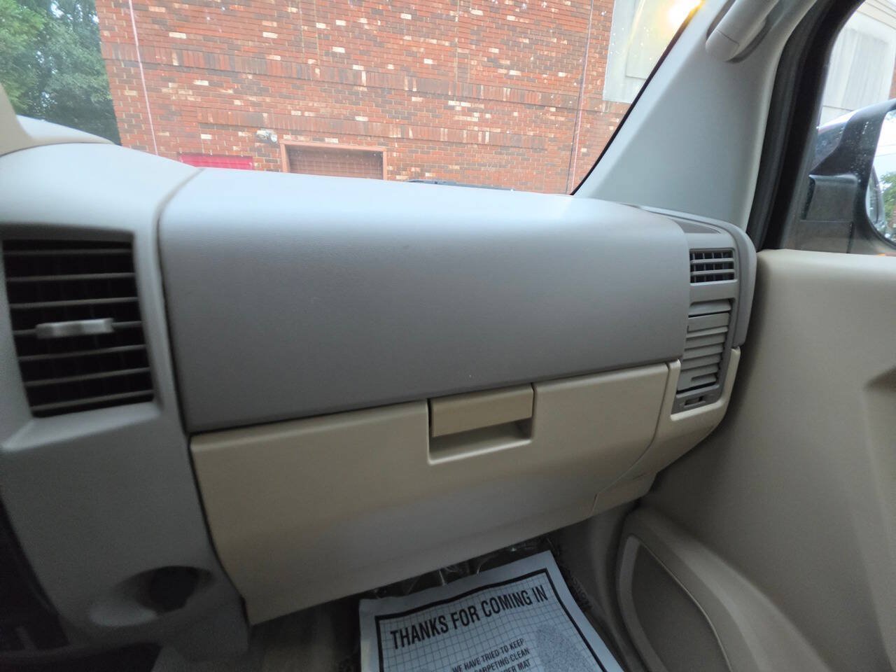Used 2015 Nissan Titan SV RWD image 29