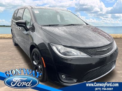 Used 2020 Chrysler Pacifica Touring w/ S Appearance Package