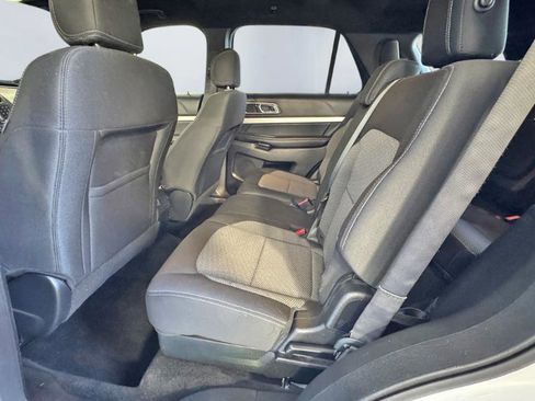 Used 2016 Ford Explorer XLT AWD/4WD image 19