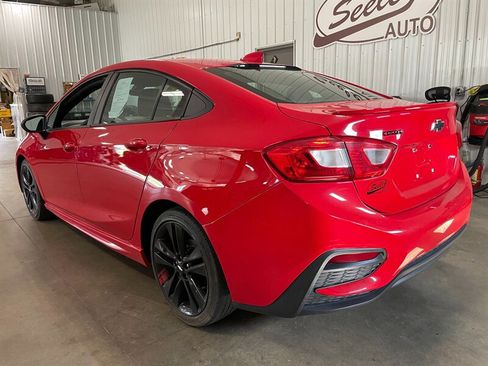 Used 2018 Chevrolet Cruze LT FWD image 3