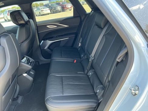 New 2026 Cadillac Lyriq V image 26