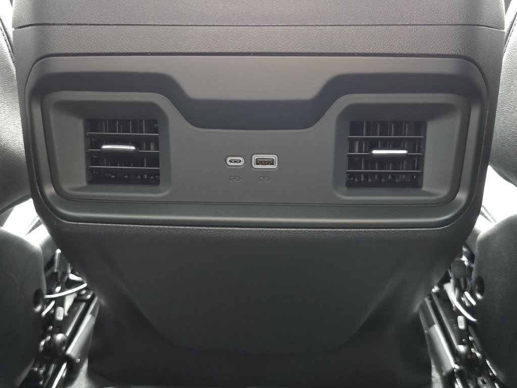 Used 2026 Chevrolet Silverado 1500 LT Trail Boss w/ LT Trail Boss Premium Package AWD/4WD image 17