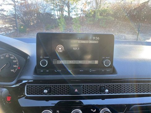 Used 2025 Honda Civic Sport image 17