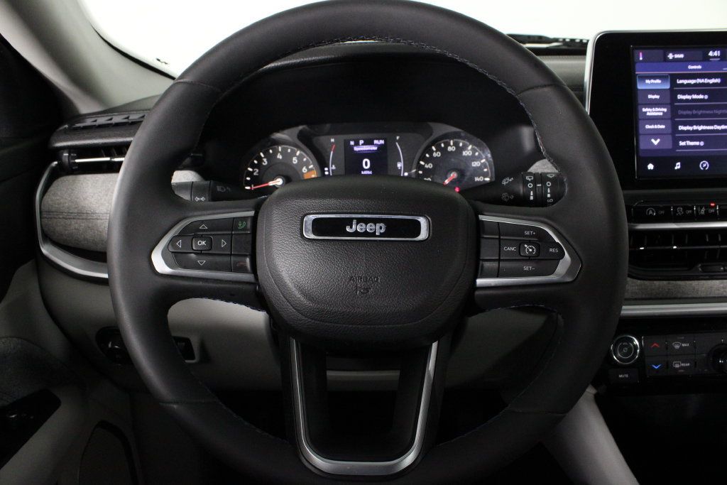 Used 2022 Jeep Compass Latitude FWD image 23