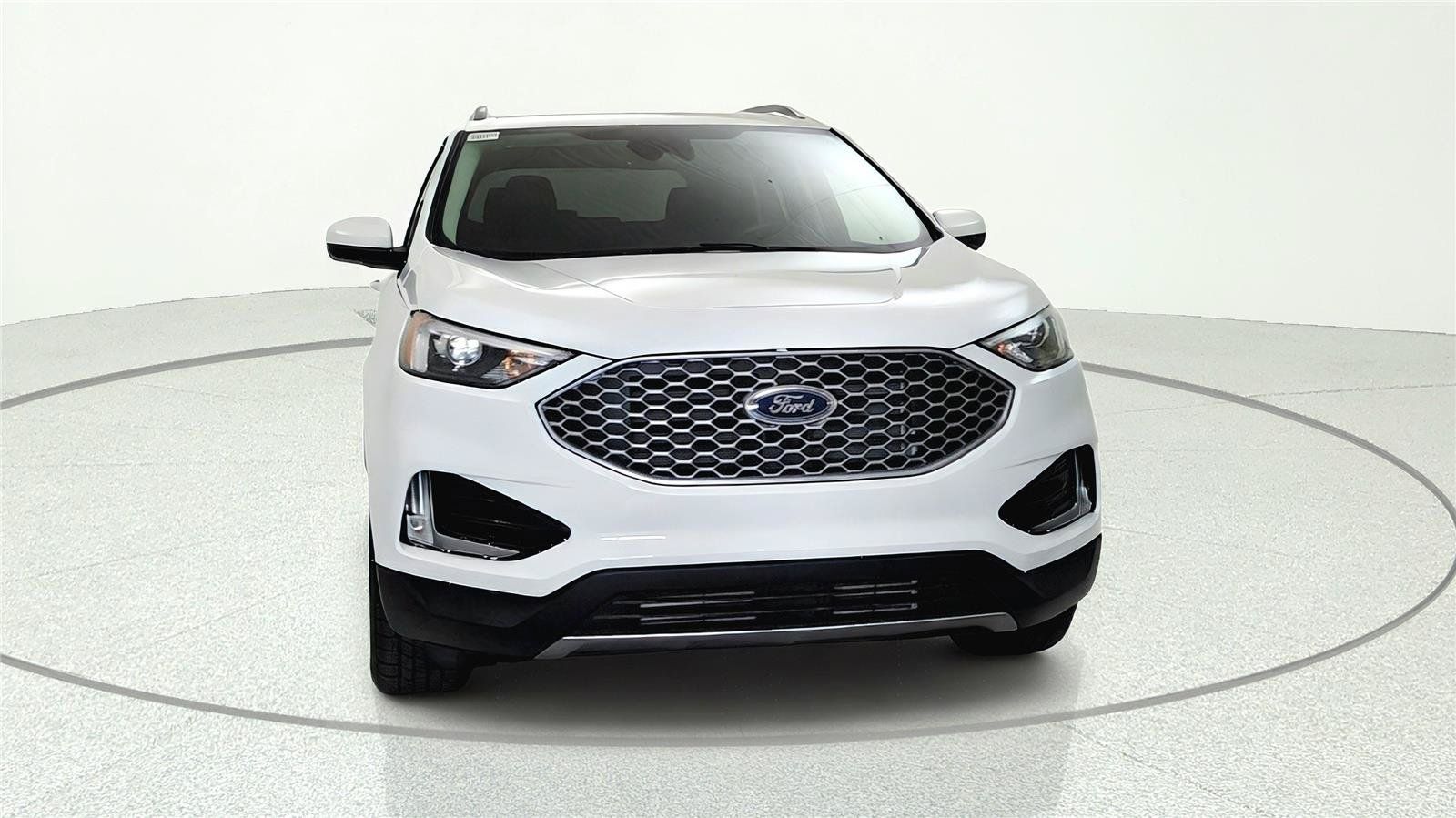 Used 2023 Ford Edge SEL w/ Convenience Package AWD/4WD image 2