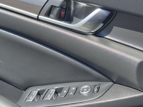 Used 2022 Honda Accord Sport image 18