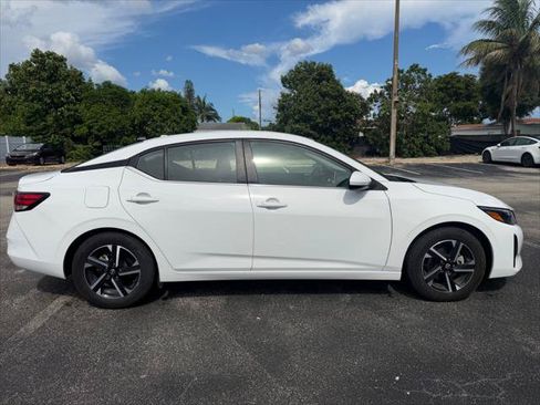 Used 2024 Nissan Sentra SV FWD image 11