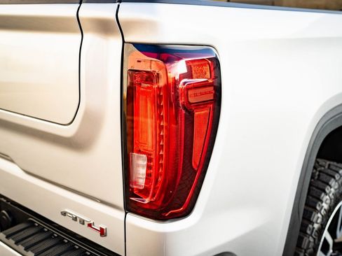 Used 2022 GMC Sierra 1500 AT4 w/ AT4 Premium Package image 17