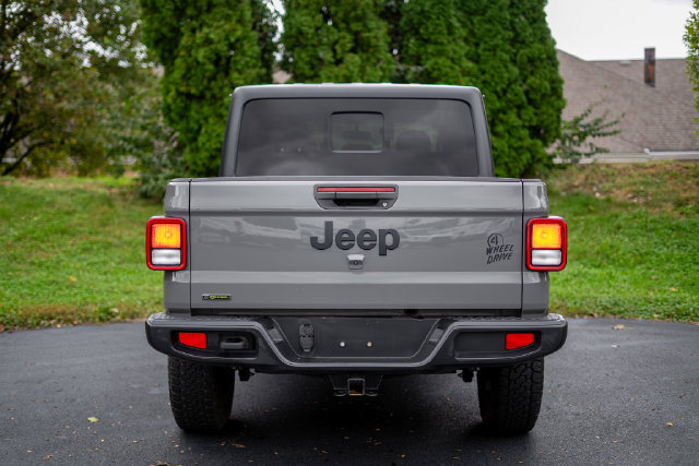 Used 2021 Jeep Gladiator Sport AWD/4WD image 6