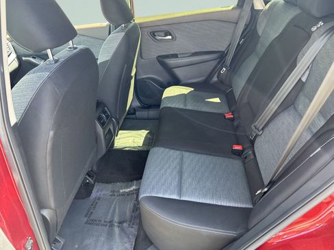 Used 2023 Nissan Rogue SV image 15