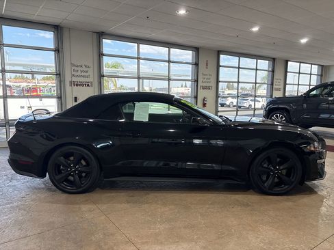 Used 2021 Ford Mustang GT Premium w/ Equipment Group 401A image 3