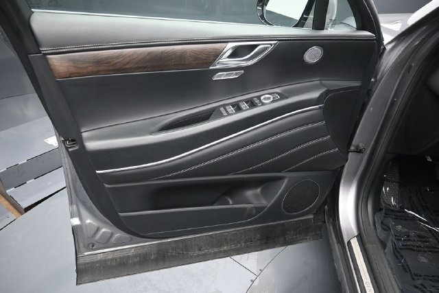 Used 2024 Genesis GV80 2.5T AWD/4WD image 12