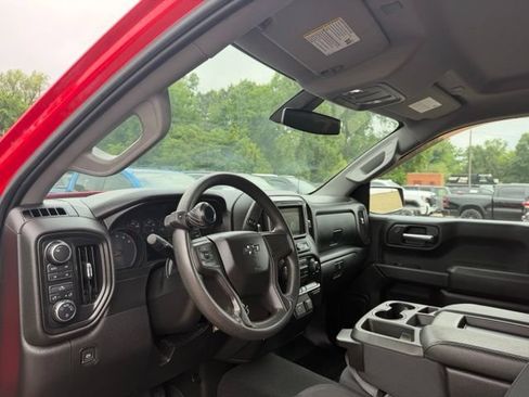 Used 2019 Chevrolet Silverado 1500 Custom Trail Boss w/ Custom Convenience Package AWD/4WD image 7