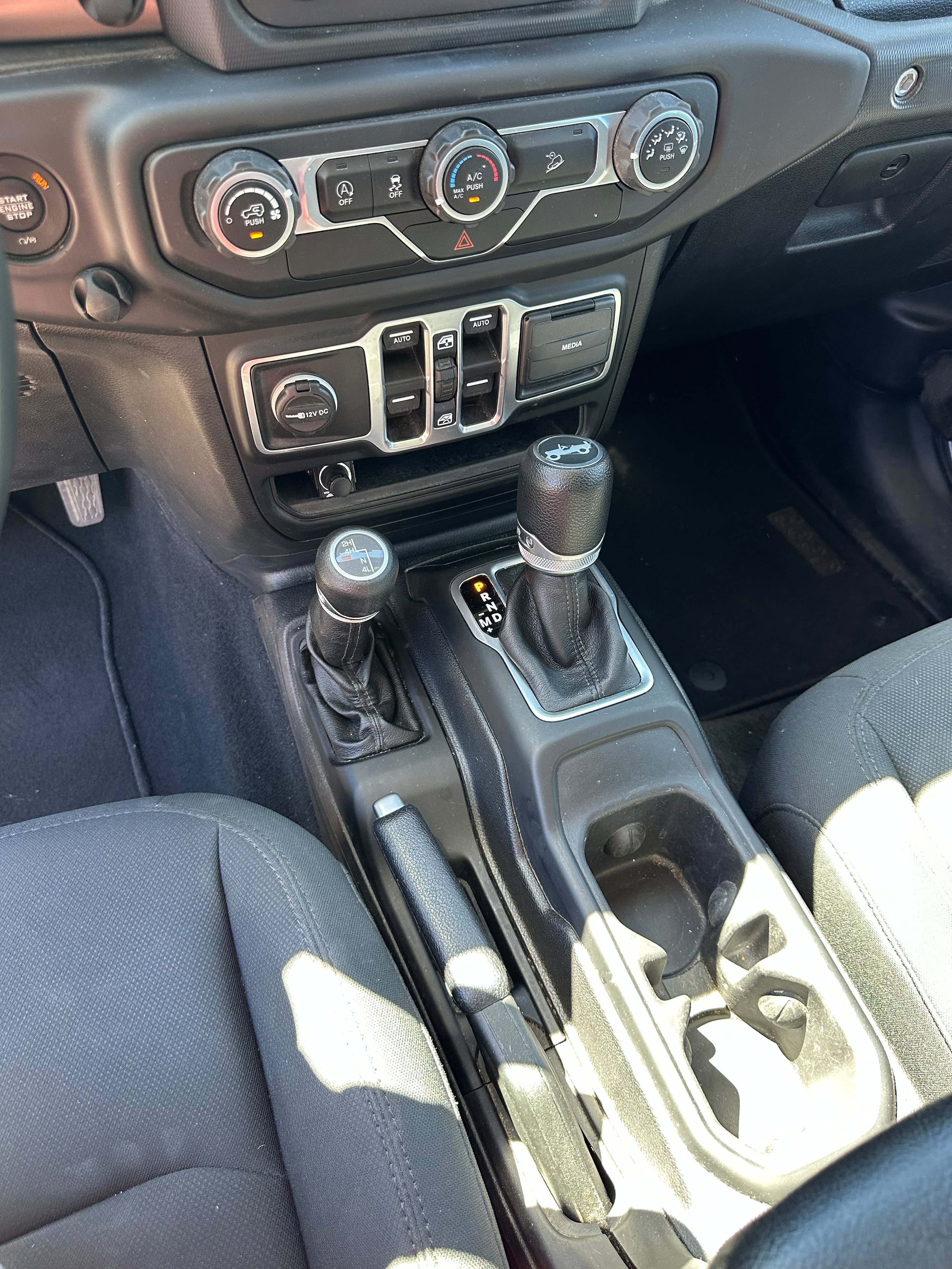 Used 2018 Jeep Wrangler Unlimited Sport S AWD/4WD image 18
