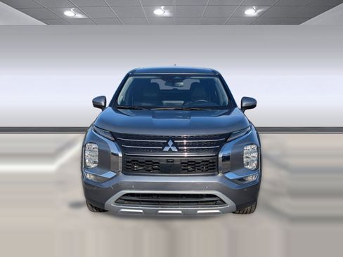 Used 2024 Mitsubishi Outlander SE image 6