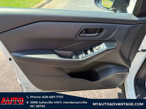 Used 2024 Nissan Rogue S FWD image 6