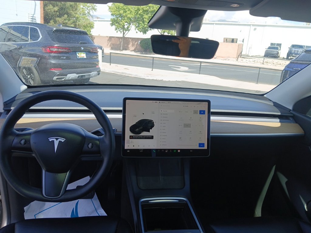 Used 2021 Tesla Model Y Long Range AWD/4WD image 17