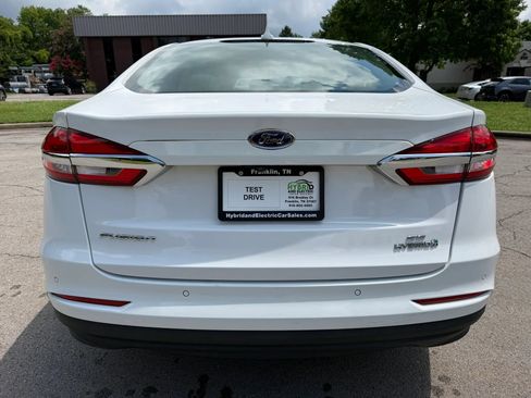 Used 2019 Ford Fusion SE FWD image 10