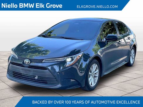 Used 2025 Toyota Corolla LE w/ LE Premium Package FWD image 1