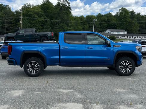 Used 2023 GMC Sierra 1500 AT4 w/ AT4 Premium Package AWD/4WD image 2