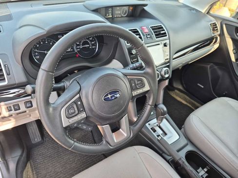 Used 2017 Subaru Forester 2.5i Limited AWD/4WD image 2