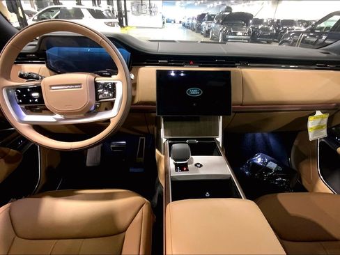 New 2026 Land Rover Range Rover SE image 5