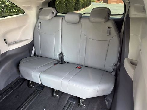 Used 2021 Toyota Sienna Limited AWD/4WD image 42