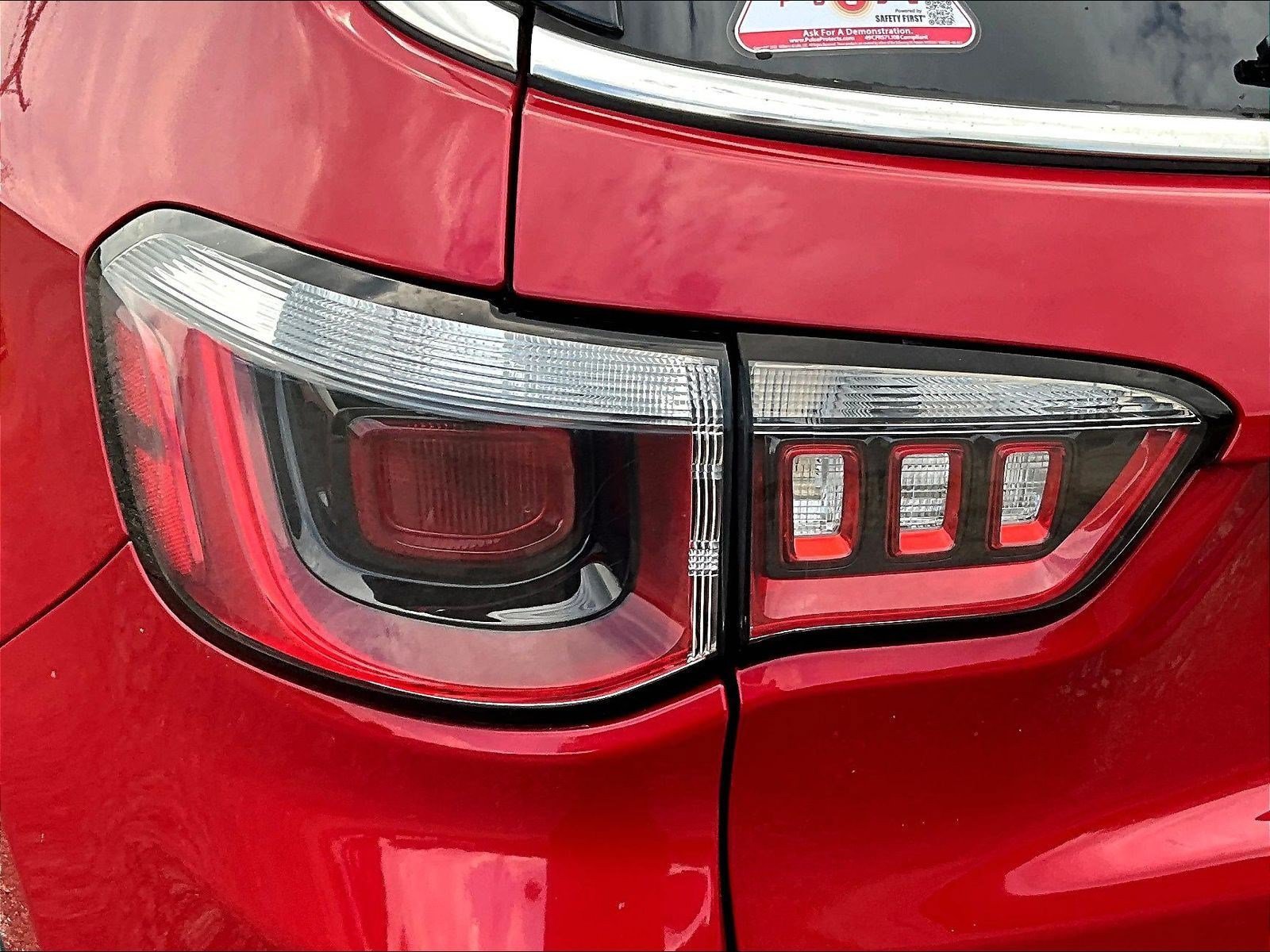 Used 2017 Jeep Compass Latitude w/ Popular Equipment Group FWD image 23
