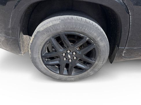 Used 2021 Chevrolet Traverse Premier w/ Redline Edition AWD/4WD image 17
