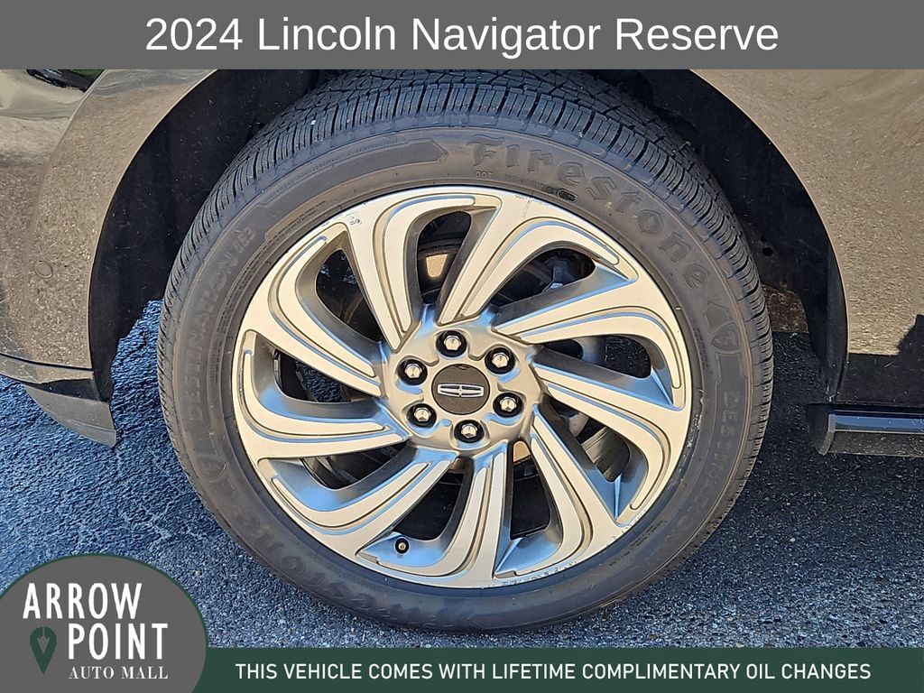 Used 2024 Lincoln Navigator Reserve AWD/4WD image 16